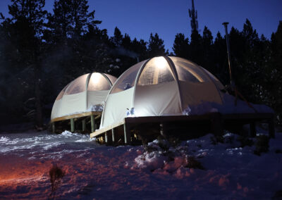 Les igloos illuminés.